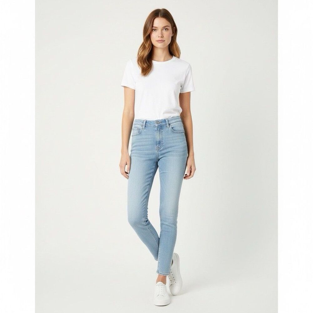 Reformation High & Skinny Jeans Amalfi Wash Light Denim Size 28 Effertless Chic